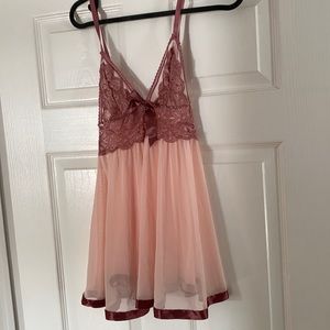 Women’s intimates gown size small